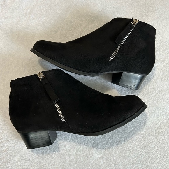 Ankle Boots - Picture 1 of 3